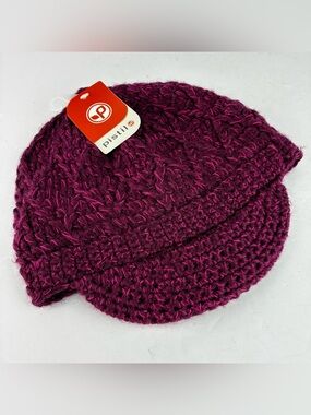 Pistil NWT Knit Cap w/Brim